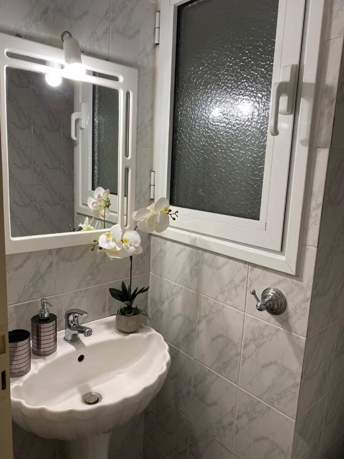 2 Bd Top Floor Aprt With Acropolis View Athens Exterior photo