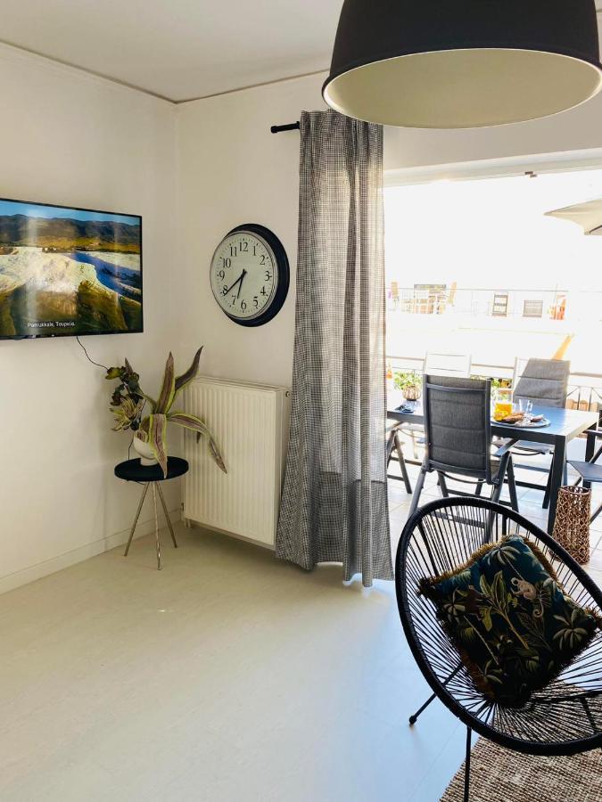 2 Bd Top Floor Aprt With Acropolis View Athens Exterior photo